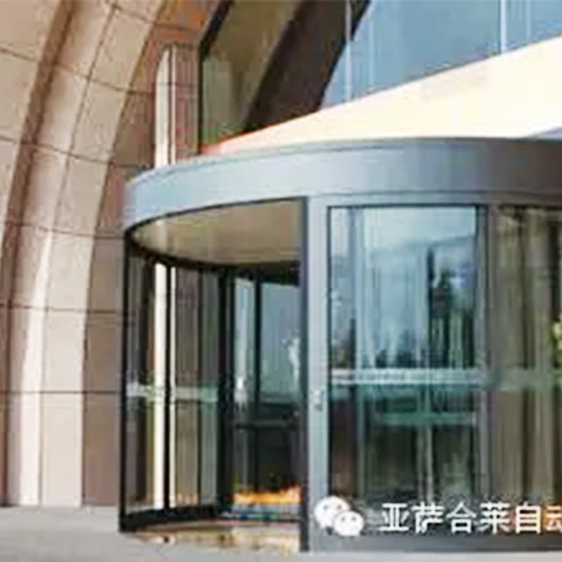 两翼旋转门